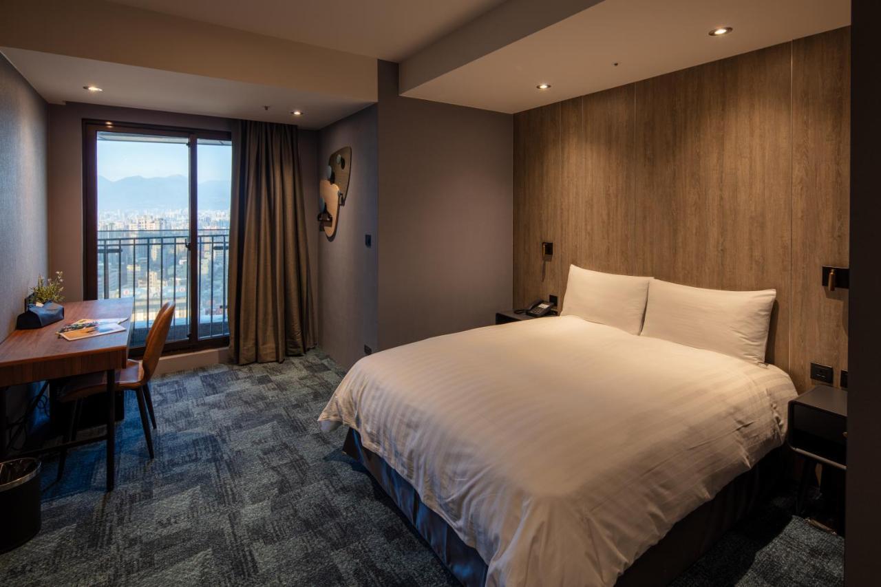 Roaders Plus Hotel - Taipei Station Стая снимка
