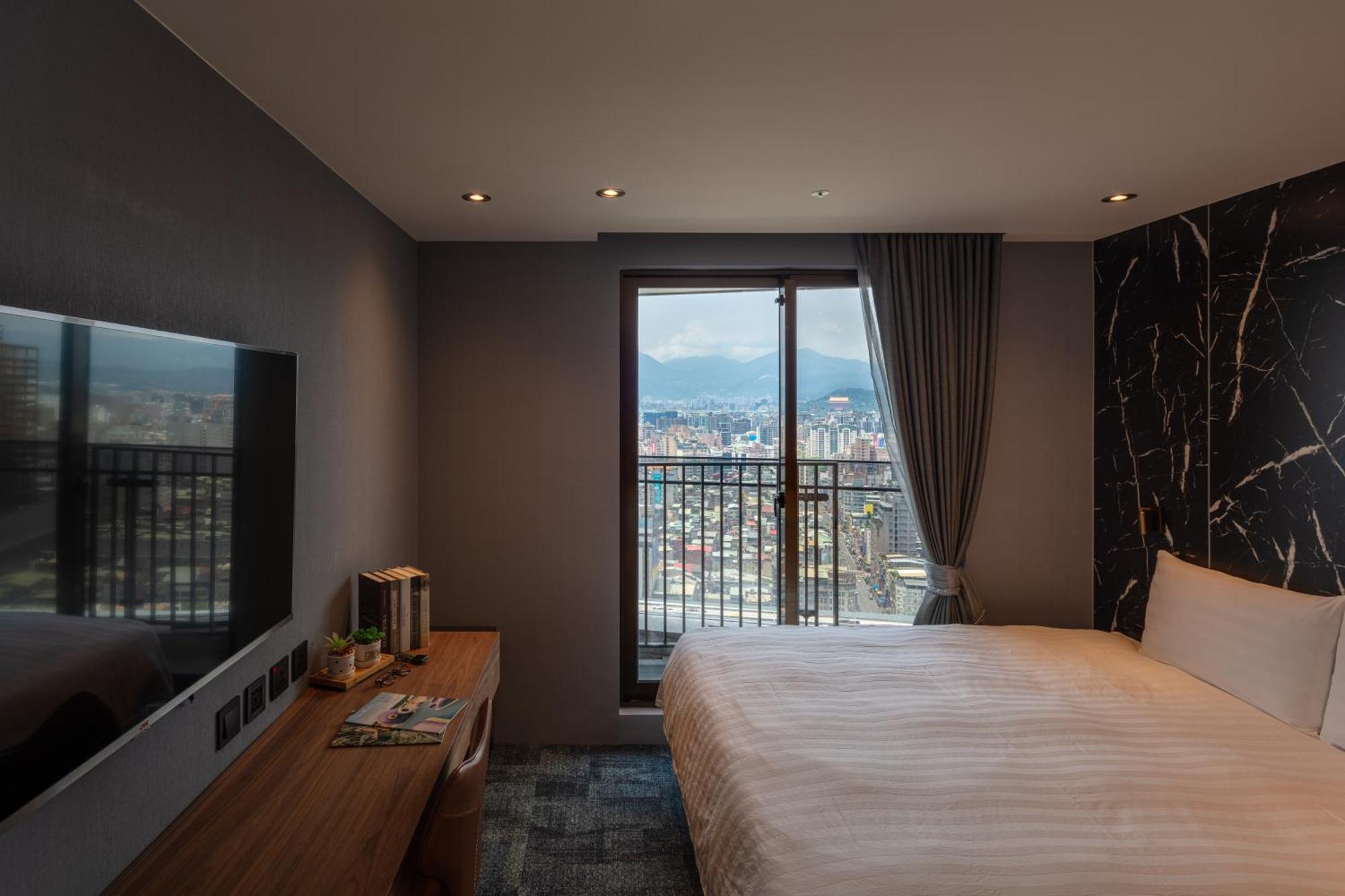 Roaders Plus Hotel - Taipei Station Стая снимка